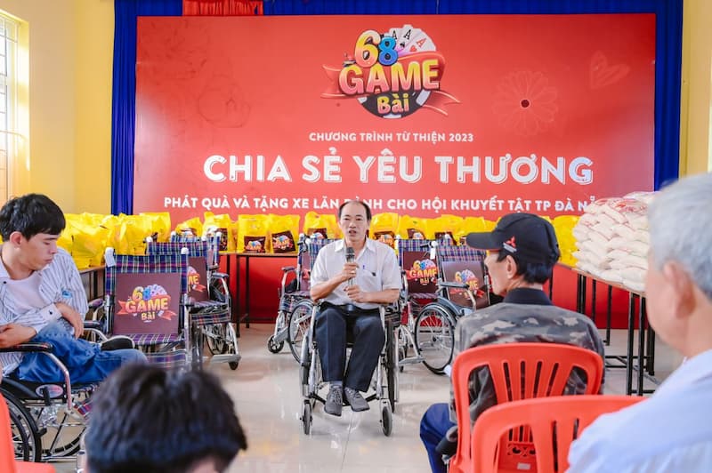 Tặng xe lăn cho người khuyết tật tại trung tâm khuyết tật 1 Thực trạng của người khuyết tật hiện nay